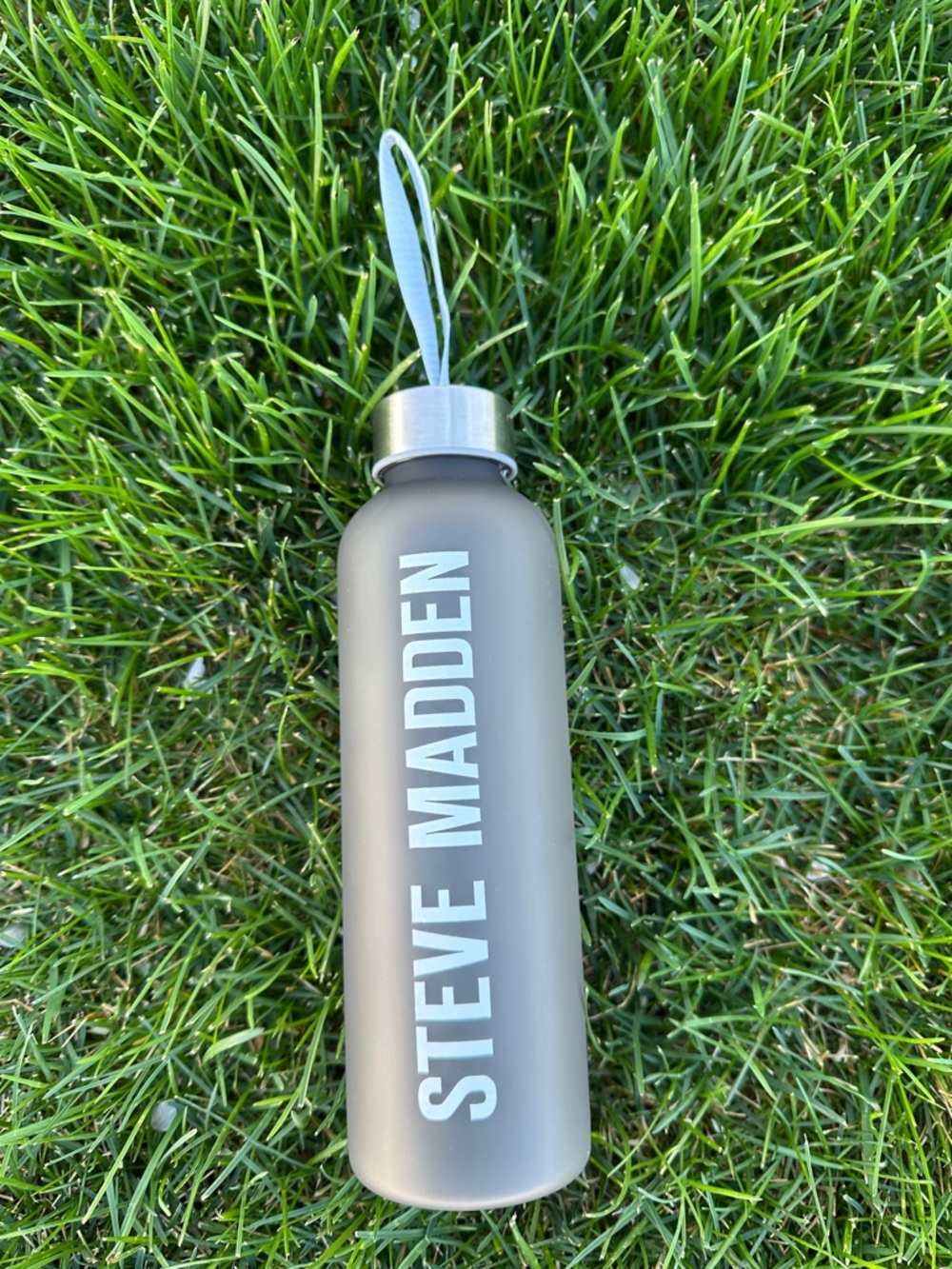 🆕 Steve Madden Gray Matte Logo Water Bottle